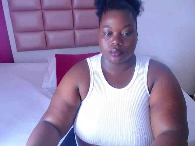 ebony-suggarmommy webcam
