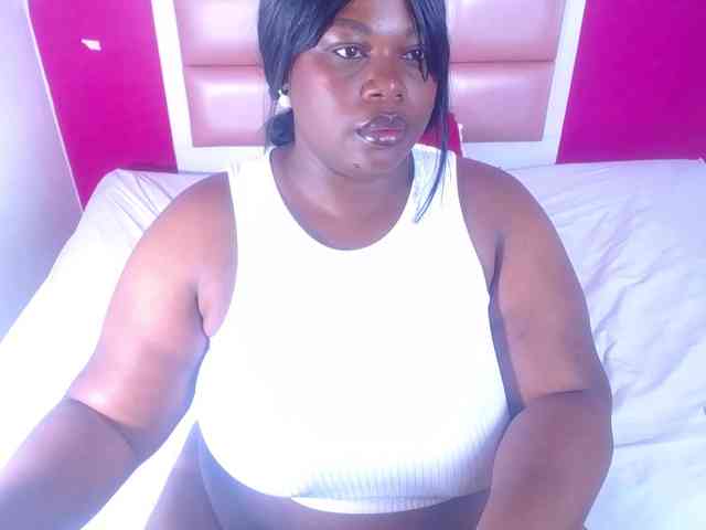 ebony-suggarmommy webcam