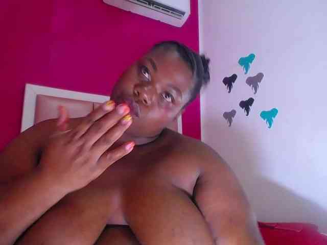 ebony-suggarmommy webcam