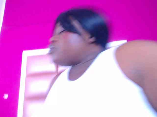 ebony-suggarmommy webcam