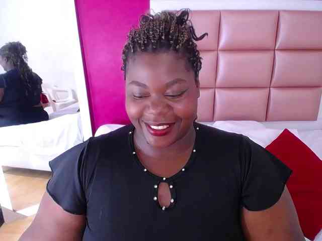 ebony-suggarmommy webcam