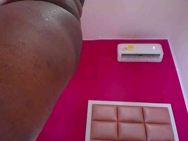 ebony-suggarmommy webcam