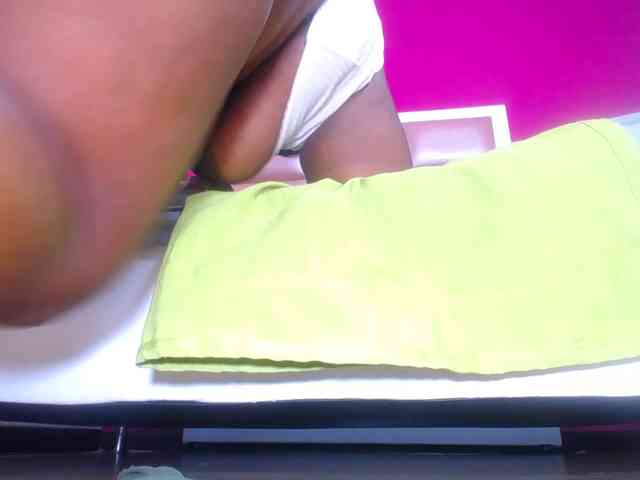 ebony-suggarmommy webcam