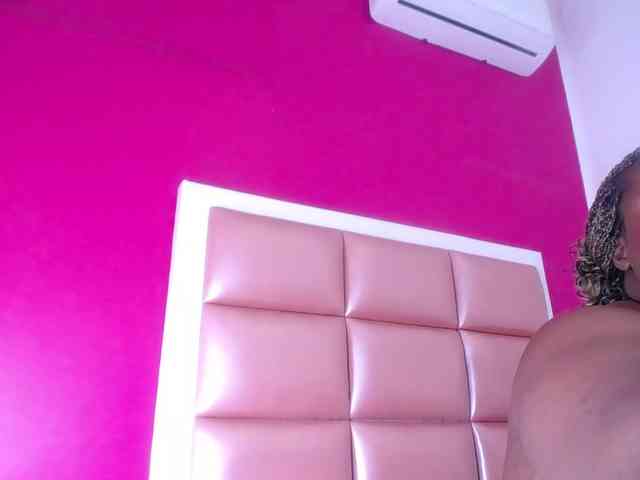 ebony-suggarmommy webcam