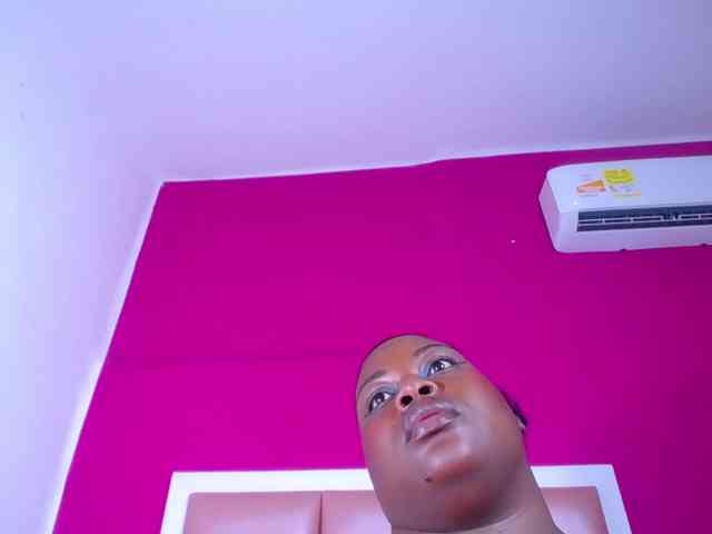 ebony-suggarmommy webcam