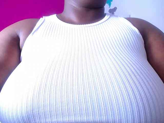 ebony-suggarmommy webcam