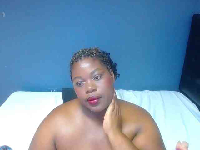 ebony-suggarmommy webcam