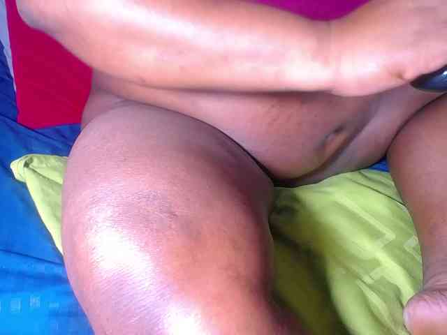 ebony-suggarmommy webcam