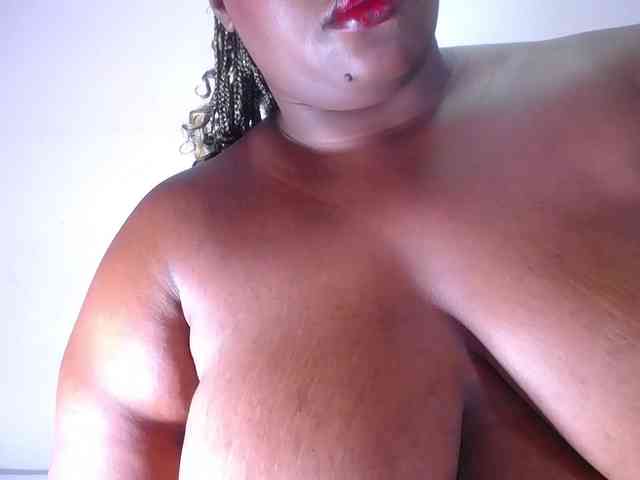 ebony-suggarmommy webcam