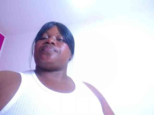 ebony-suggarmommy webcam