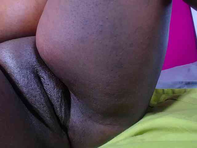 ebony-suggarmommy webcam