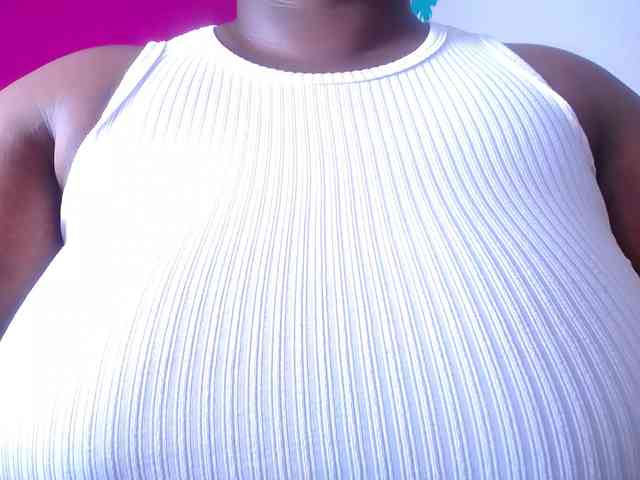 ebony-suggarmommy webcam