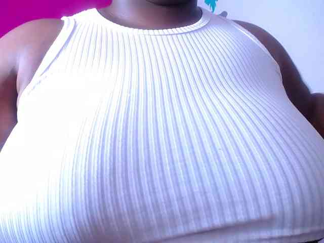 ebony-suggarmommy webcam