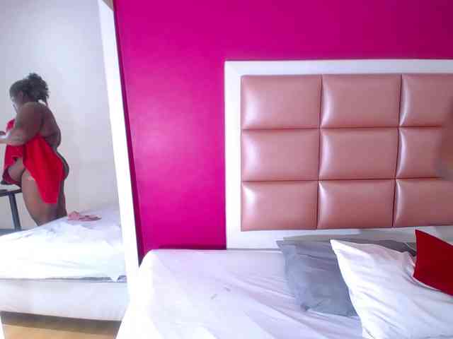 ebony-suggarmommy webcam