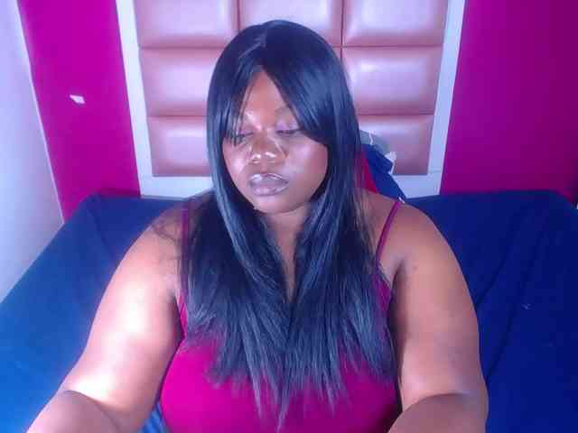 ebony-suggarmommy webcam