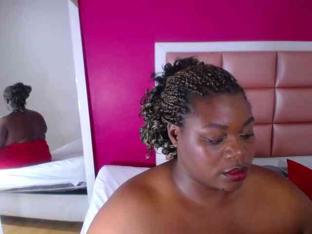 ebony-suggarmommy webcam