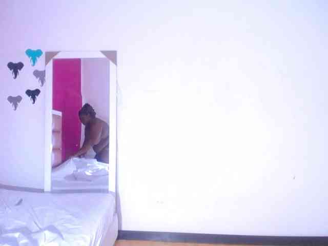 ebony-suggarmommy webcam