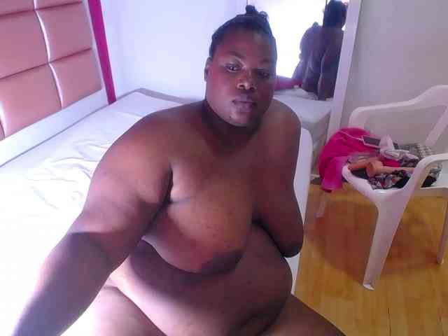 ebony-suggarmommy webcam