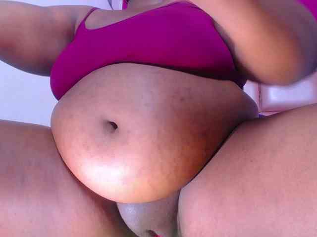 ebony-suggarmommy webcam