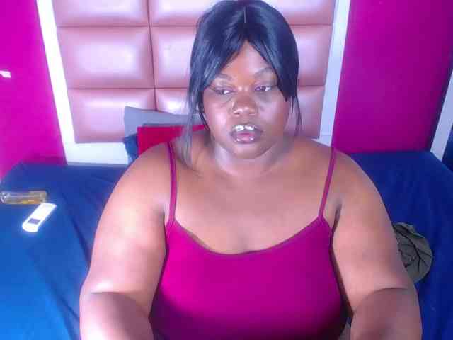 ebony-suggarmommy webcam