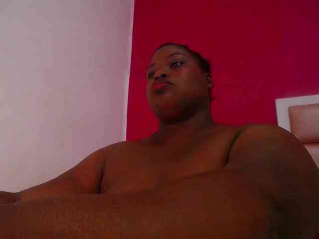 ebony-suggarmommy webcam