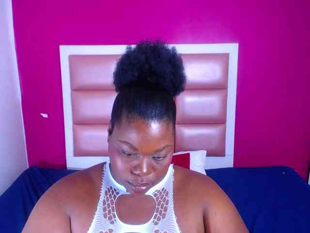 ebony-suggarmommy webcam