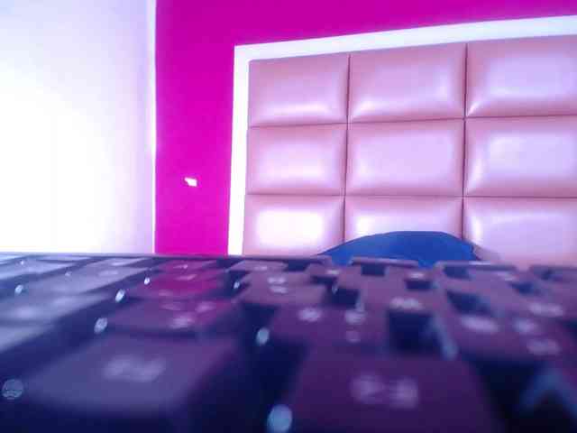 ebony-suggarmommy webcam