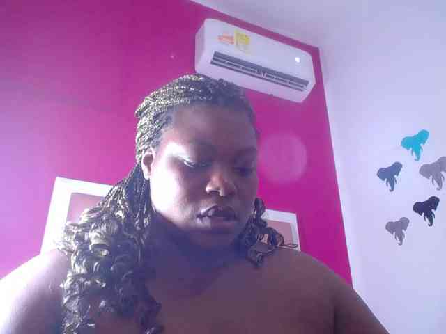 ebony-suggarmommy webcam