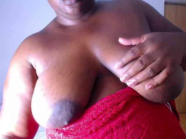 ebony-suggarmommy webcam