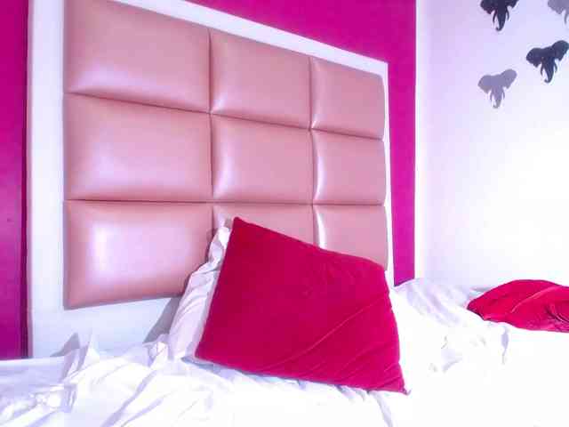 ebony-suggarmommy webcam