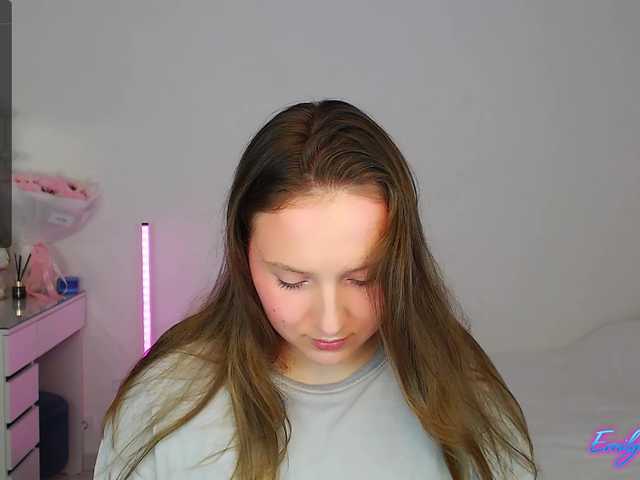  -EmilyxGrasez- chat room