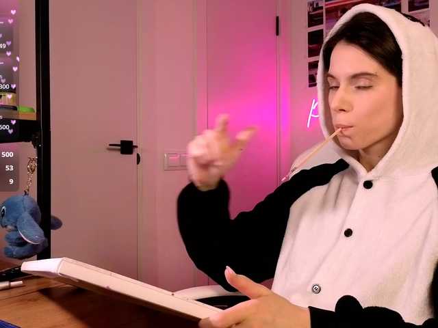 -naomisweet-'s BongaCams show and profile