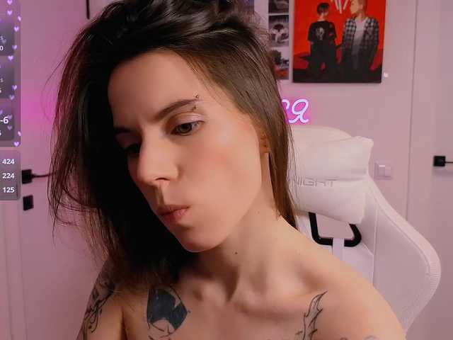 -naomisweet-'s BongaCams show and profile