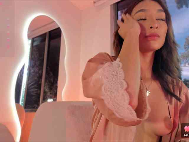 Megan-Holly webcam