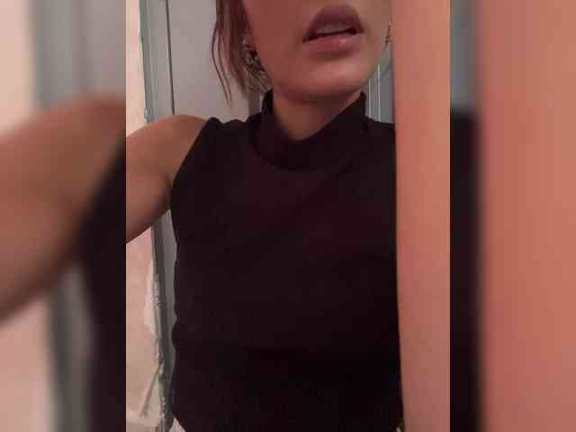 Megan-Holly webcam