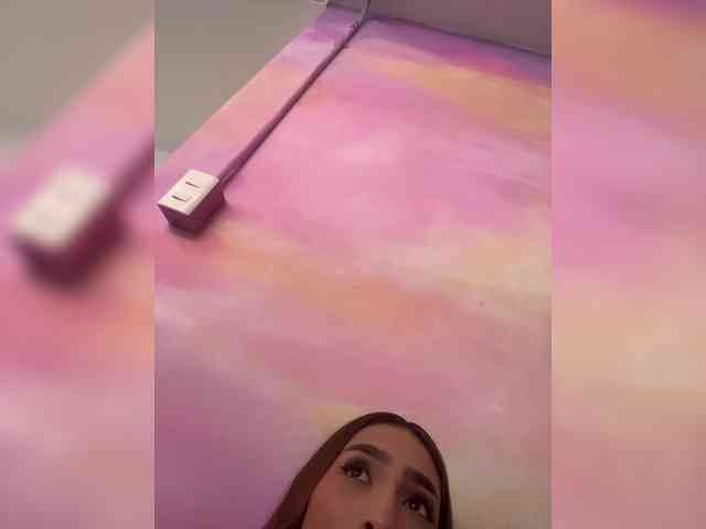 Megan-Holly webcam