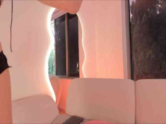 Megan-Holly webcam