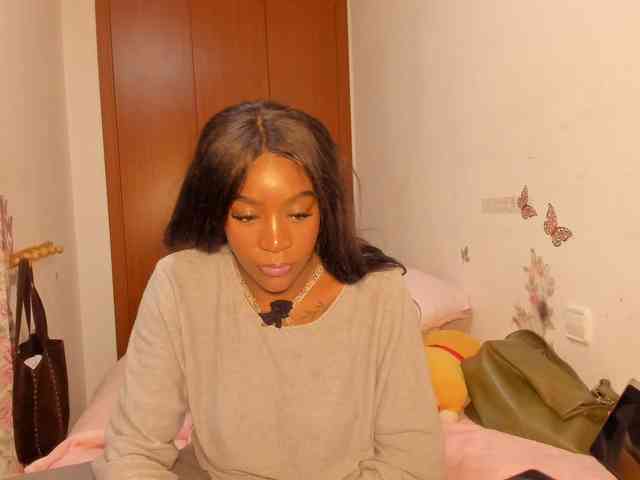 -viioolleettaa- Live Webcam on BongaCams