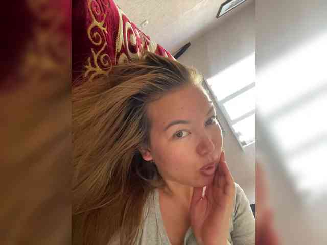 LynnMonica webcam