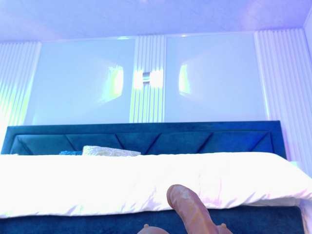 MollyyCruz's BongaCams show and profile