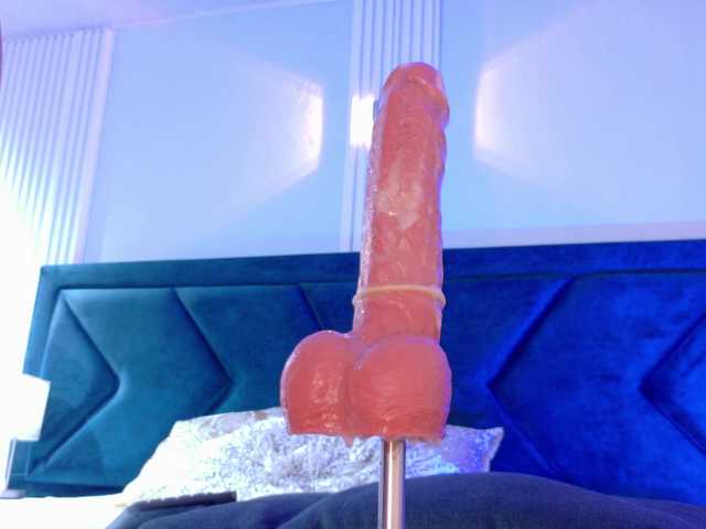 MollyyCruz's BongaCams show and profile