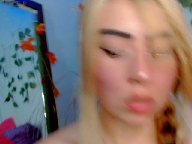 Sabrinaolsons's BongaCams show and profile