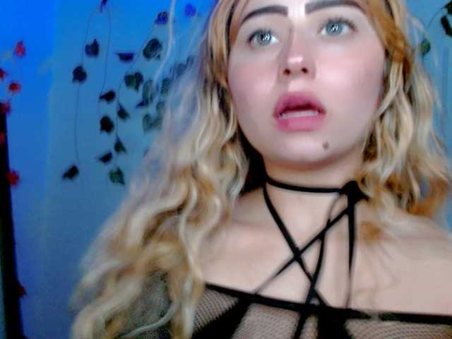 Sabrinaolsons's BongaCams show and profile