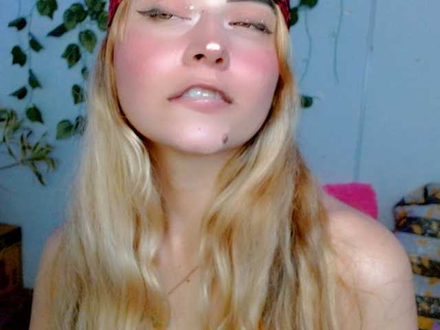 Sabrinaolsons live cam profile