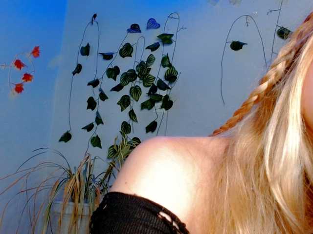 Sabrinaolsons's BongaCams show and profile