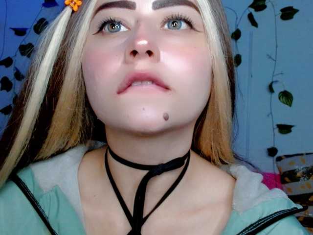 Sabrinaolsons's BongaCams show and profile