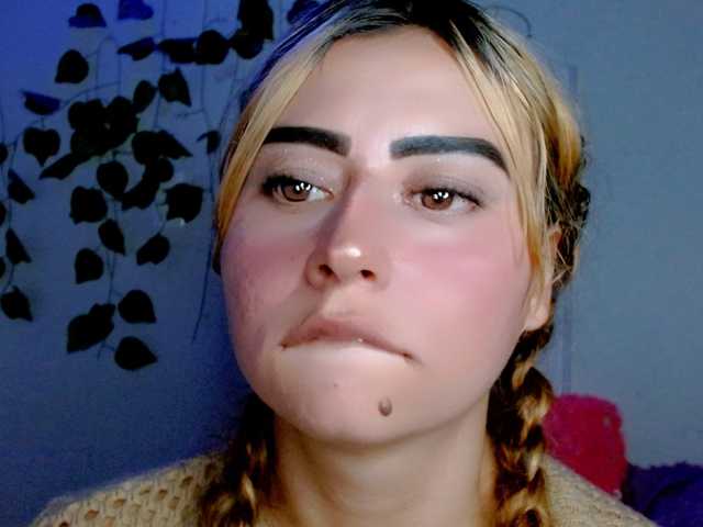 Sabrinaolsons's BongaCams show and profile