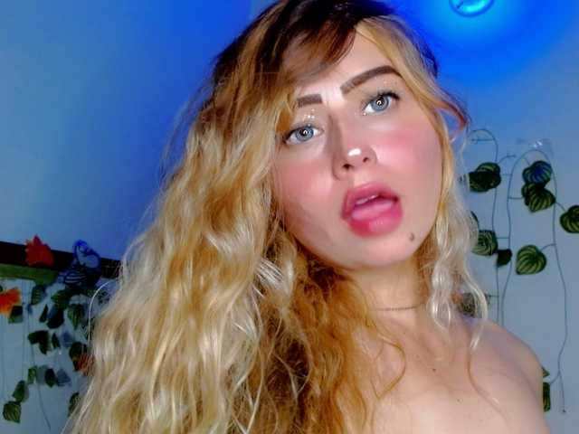 Sabrinaolsons's BongaCams show and profile