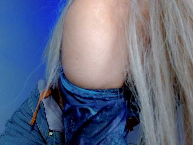 Sabrinaolsons's BongaCams show and profile