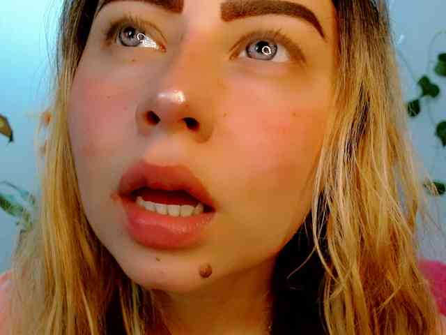Sabrinaolsons webcam